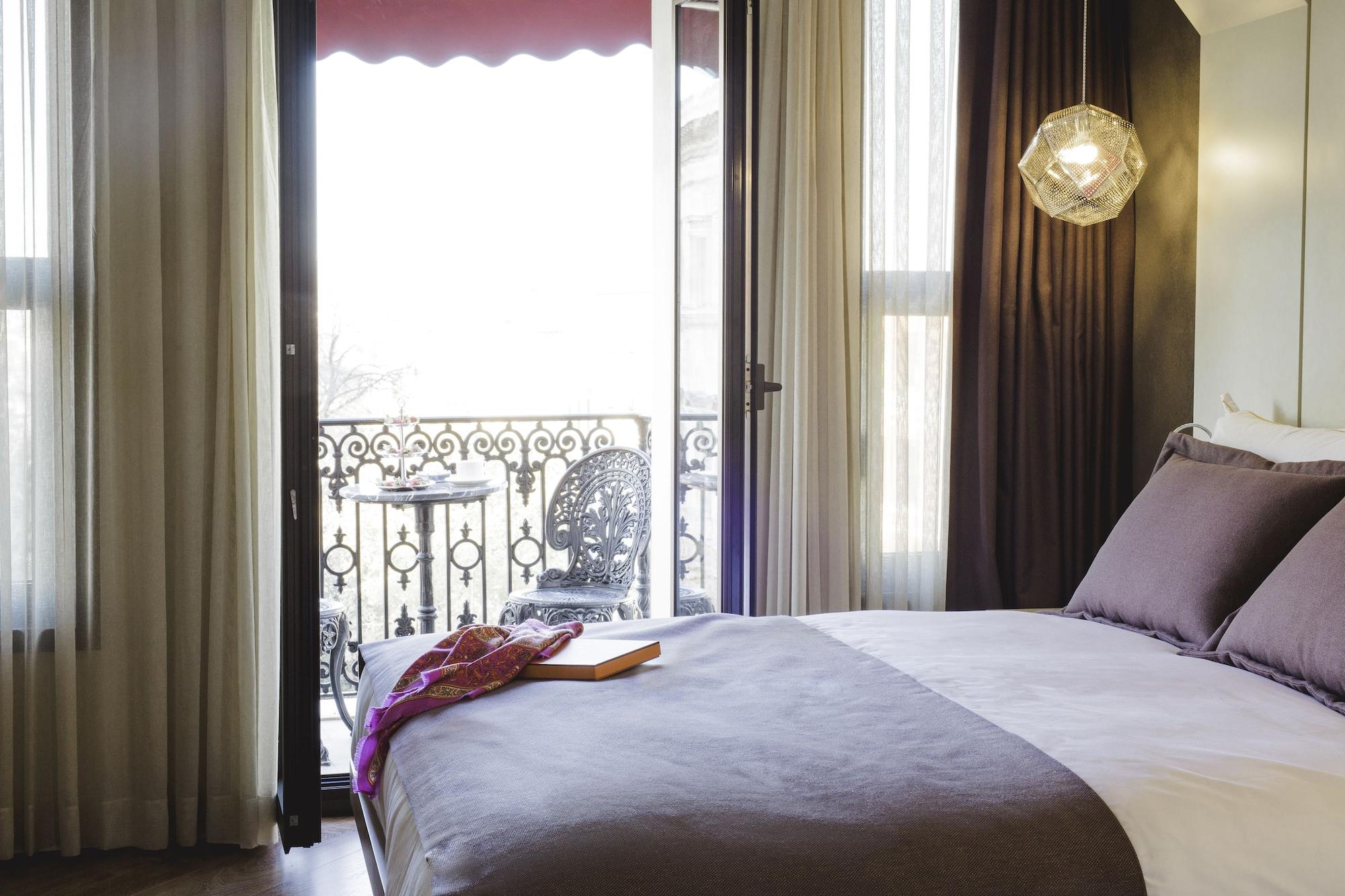 Otel Maroon Pera 3*