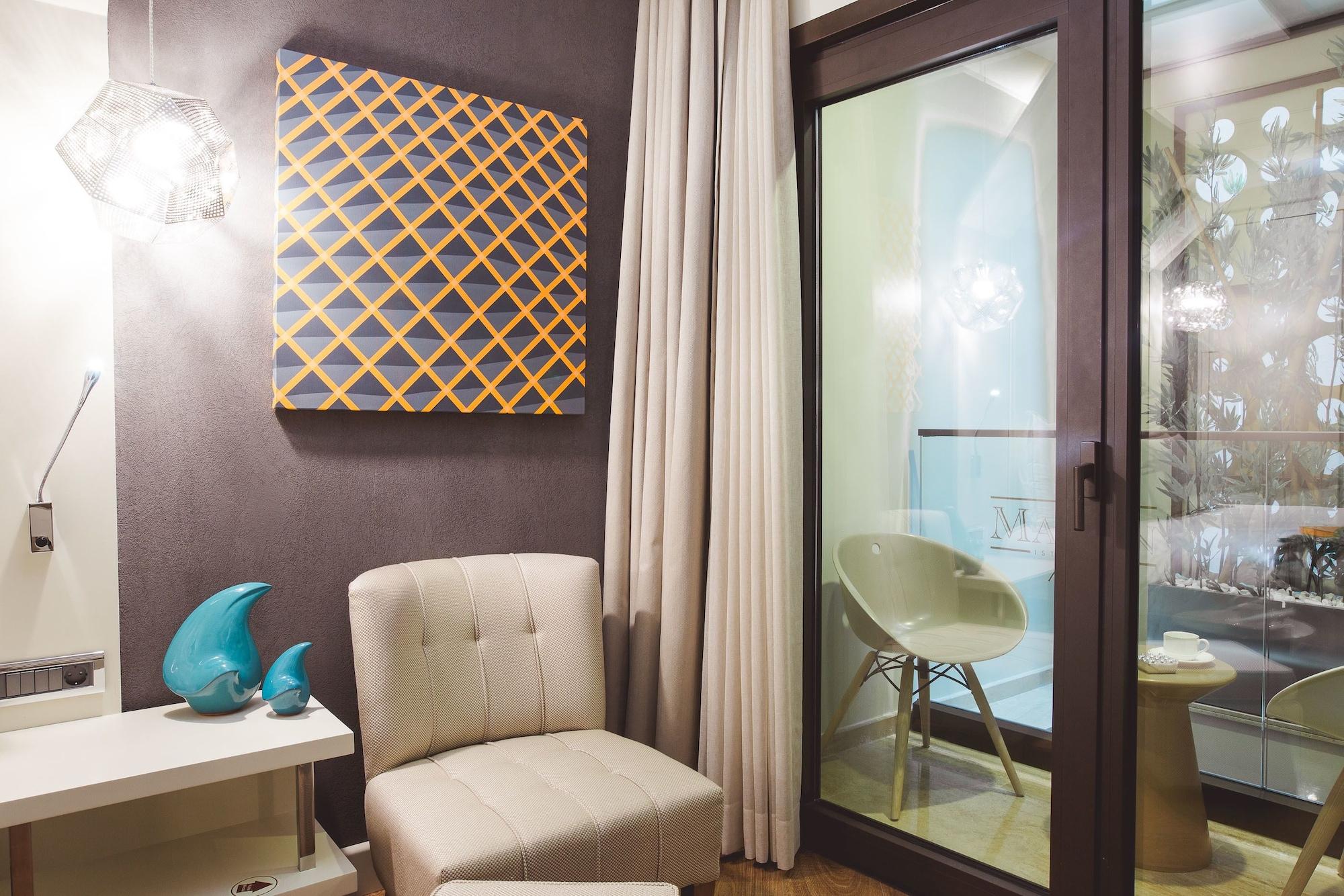 Maroon Pera Otel 3*